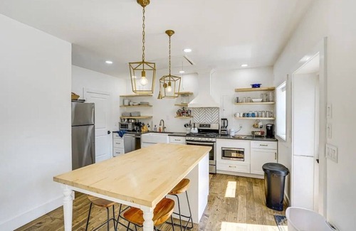 Canaan Autre | NEW RENO Historic Creamery in Berkshires w/hot tub
