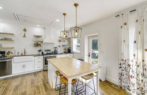 Canaan Autre | NEW RENO Historic Creamery in Berkshires w/hot tub