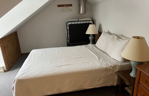 Canaan Autre | NEW RENO - Historic Loft w/views of the Berkshires