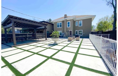 Lower Greenville Maison | ⭐️ NEW Renovated Modern Home in Lower Greenville ⭐️