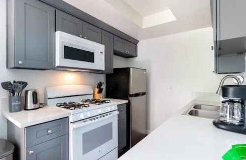 Alhambra Appartement | New Renovated Spacious 3 bedroom near DT Alhambra