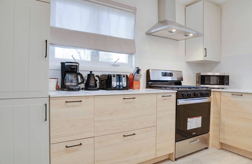 Ambler Maison | New Renovation 3 minutes to Ambler downtown & train station to Philladelphia