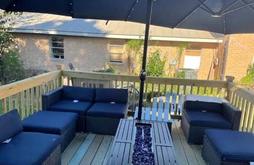 Mount Airy Maison | New renovation located between N.O & B.R.