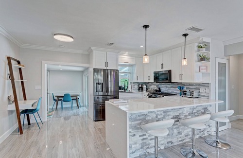 Southside Maison | New! Resort-style home & heated pool Newly renovated-Great location in SoSo WPB!