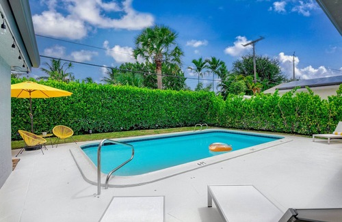 Southside Maison | New! Resort-style home & heated pool Newly renovated-Great location in SoSo WPB!