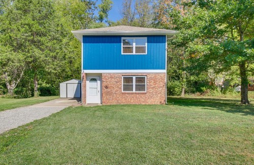 New Richmond Maison | New Richmond Home with Back Patio, Grill and Fire Pit!