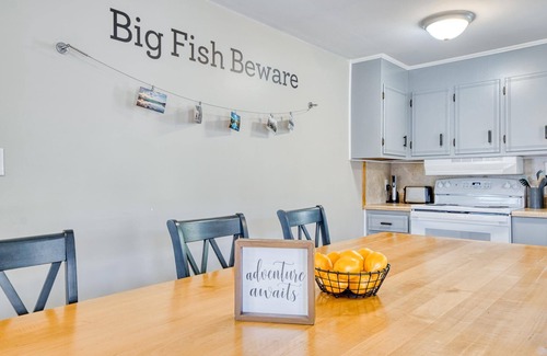Belspring Maison | Riverfront 3 BD house, 20 minutes away from VT | All Amenities
