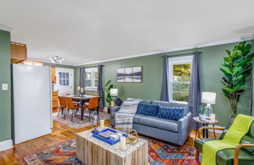 Summerlee Maison | New River Gorge Cottage w Hot Tub, Fire Pit, Grill