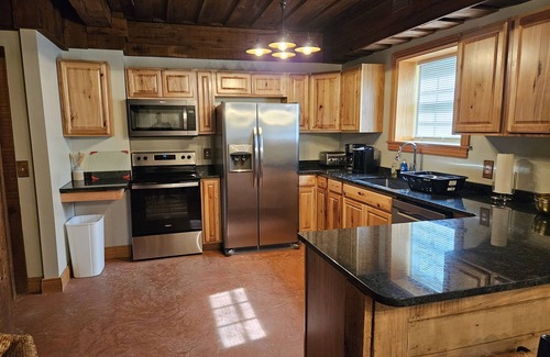 Beckwith Maison | New River Gorge National Park 4 Bedroom 2 Bathroom
