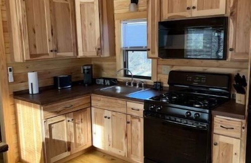 Waterloo Cabine | NEW! Rivers Edge Cabin
