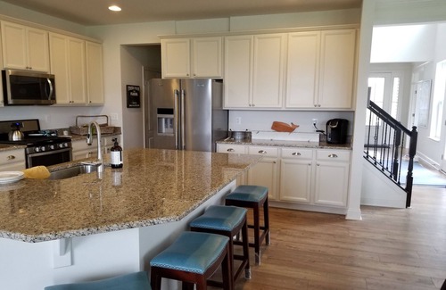 Millville Maison | Nouvelle maison SF sur étang près de Bethany Beach (à Bishops Landing), laissez-passer pour la piscine et la navette