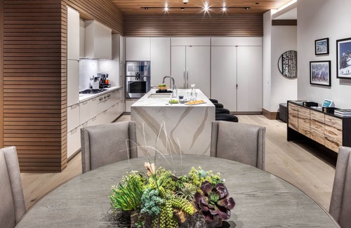 Empire Pass Copropriété | New Ski-In/Out Ultra Luxe Deer Valley Condo in Intimate Lodge. Superb restaurant