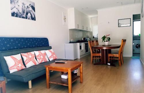 Pakuranga Maison | New Smart Home Nearby Plaza