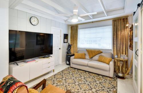 New Smyrna Beach Maison | New Smyrna Beach Cottage about 1 Mi to Downtown!