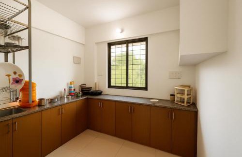 Tirupati Appartement | New Spacious 2BHK apartments in Tirupati Near Railway Station with fully equipped kitchen, AC bedrooms, Washing Machine, 24 hours water, caretaker service, and ample space for car parking & ideal for families and pilgrims