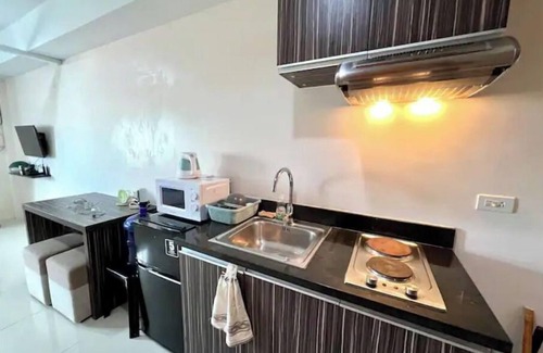 North Reclamation Area Copropriété | NEW Spacious studio near SM/Ayala Malls + fast net