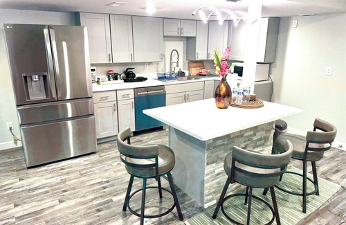 Parker Maison | New Spacious Walkout Basement in Parker with Private Entry-Bedrom-Kitchen-Closet