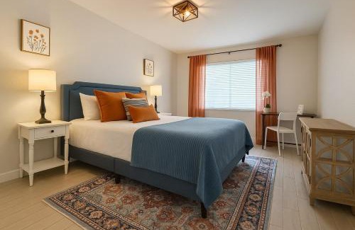 New Port Richey Maison | NEW Steps to Downtown - 7 Mins to Beach & Free Parking