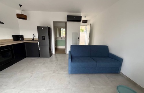 Oletta Appartement | Studio neuf baigné de soleil toute la journée avec terrasse et jardin privatif