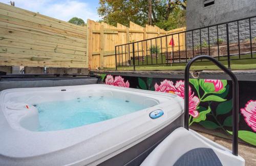 Pittsburgh Maison | NEW! Stunning 4bd, near stadium, hottub, Mini golf