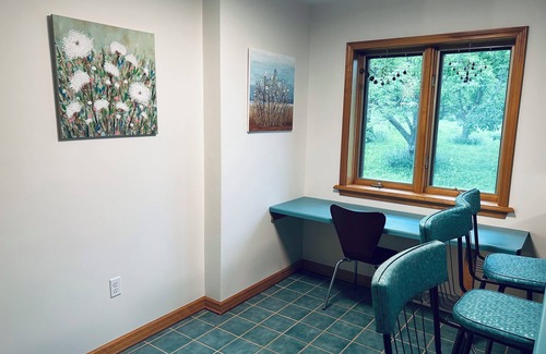 Dodgeville Maison | NEW Stunning views atop in the Driftless!n5 bedroom house on 4+ ac in Dodgeville