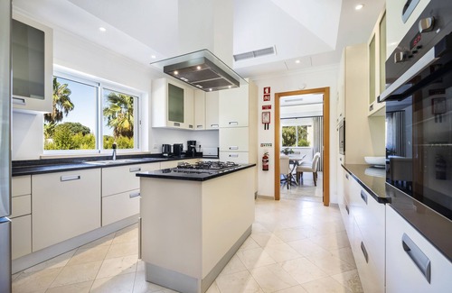 Almancil Maison | NOUVEAU !!! Magnifique Villa avec 5 chambres près du campus et de la cabane