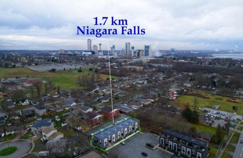 Niagara Falls Appartement | NEW Stylish 2BR Suite With Sofa Bed, 7 Mins to Niagara Falls and Sleeps 6