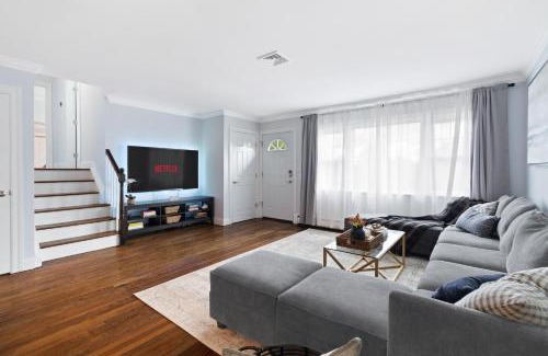 Cove - East Side - Shippan Maison | New Stylish Beach Home near Stamford Downtown/Cove Beach/40 min to NYC