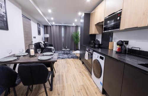 Borehamwood Appartement | New Stylish Top-Floor Flat with Balcony and Parking - 20 Min Link to Kings Cross