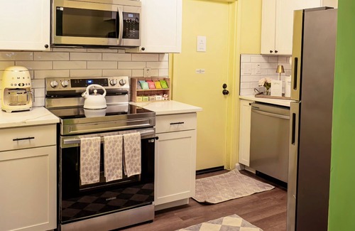North Charleston Maison | NEW! Stylishn2 Kings 1 Full,n10 minutes Downtownn10 minutes Airport