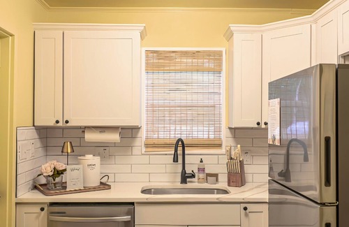 North Charleston Maison | NEW! Stylishn2 Kings 1 Full,n10 minutes Downtownn10 minutes Airport