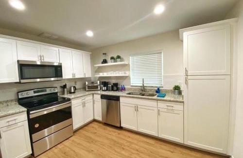 Port Orange Maison | *NEW*Sunshine Gorgeous- 3BD/2BA -Private Backyard!