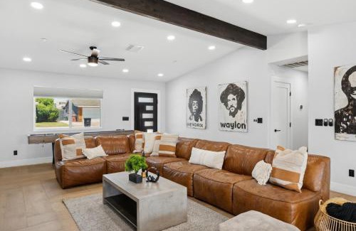 Papago Parkway Maison | NEW The Mane Event by PaseoHomesAZ-Opt Heated Pool