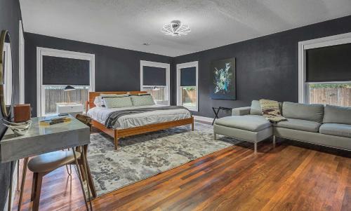 East Riverside Maison | New-The Mod Poppy Large home 10 minutes from it all