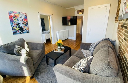 Fulton Appartement | *NEW* The Penthouse in Fulton's Historic District!
