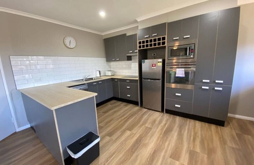 Holder Appartement | New to VRBO: Family friendly 4BR Townhouse near Mt. Stromlo