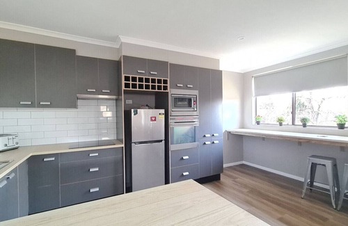 Holder Appartement | New to VRBO: Family friendly 4BR Townhouse near Mt. Stromlo