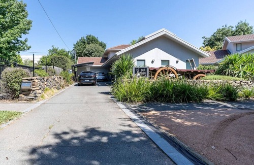 Griffith Appartement | New to VRBO: Serene 2BR House near the heart of Kingston