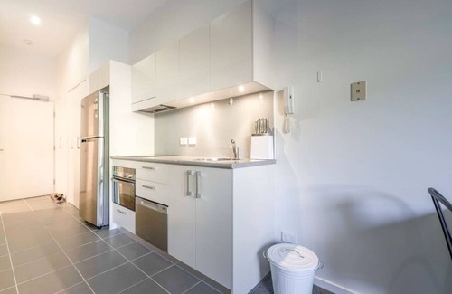 Bruce Appartement | New to VRBO: Stylish studio Apt near AIS and GIO Stadium