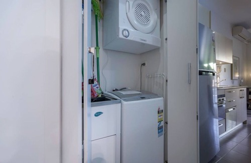 Bruce Appartement | New to VRBO: Stylish studio Apt near AIS and GIO Stadium