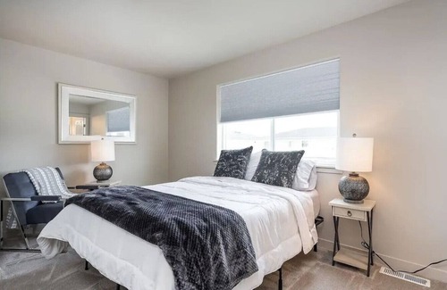 Tri-Cities Maison | New Townhouse! Private Yard & Garage 3/2.5 #5748