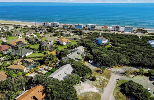 Maleza Baja Maison | New Trends in Ramey Aguadilla
