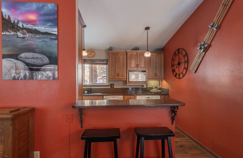 Ponderosa Palisades Maison | NEW - Truckee Cabin - Centrally Located