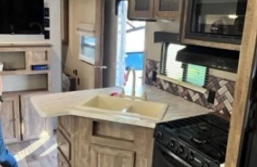 Fellowship Maison | New updated, larger 1BR trailer, minutes from WEC and HITS, peaceful setting;