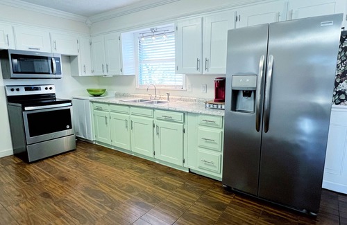 East Florence Maison | Le Morgan - Pet & Boat Friendly. Garage carport. 4 lits
