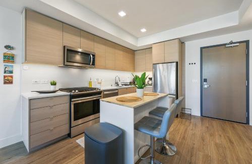 Civic Core Appartement | NEW Upscale Downtown San Diego Stay Queen Bed Pool & Sauna