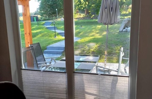Protzel Maison | NEW! Vacation home by the lake