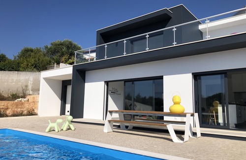 Caldas da Rainha Villa | New vacation home for up to 8 people with private heated pool in Portugal!