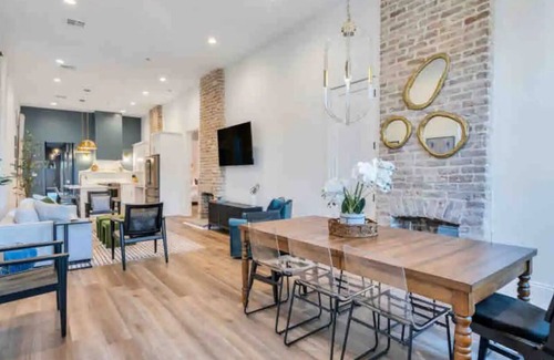 Saint Claude Maison | New! Vibrant Private Home w Pool near French Quarter & Frenchman