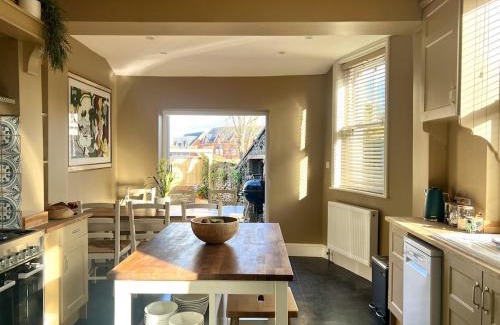 Frome Maison | NEW Victorian Residence - sleeps 12
